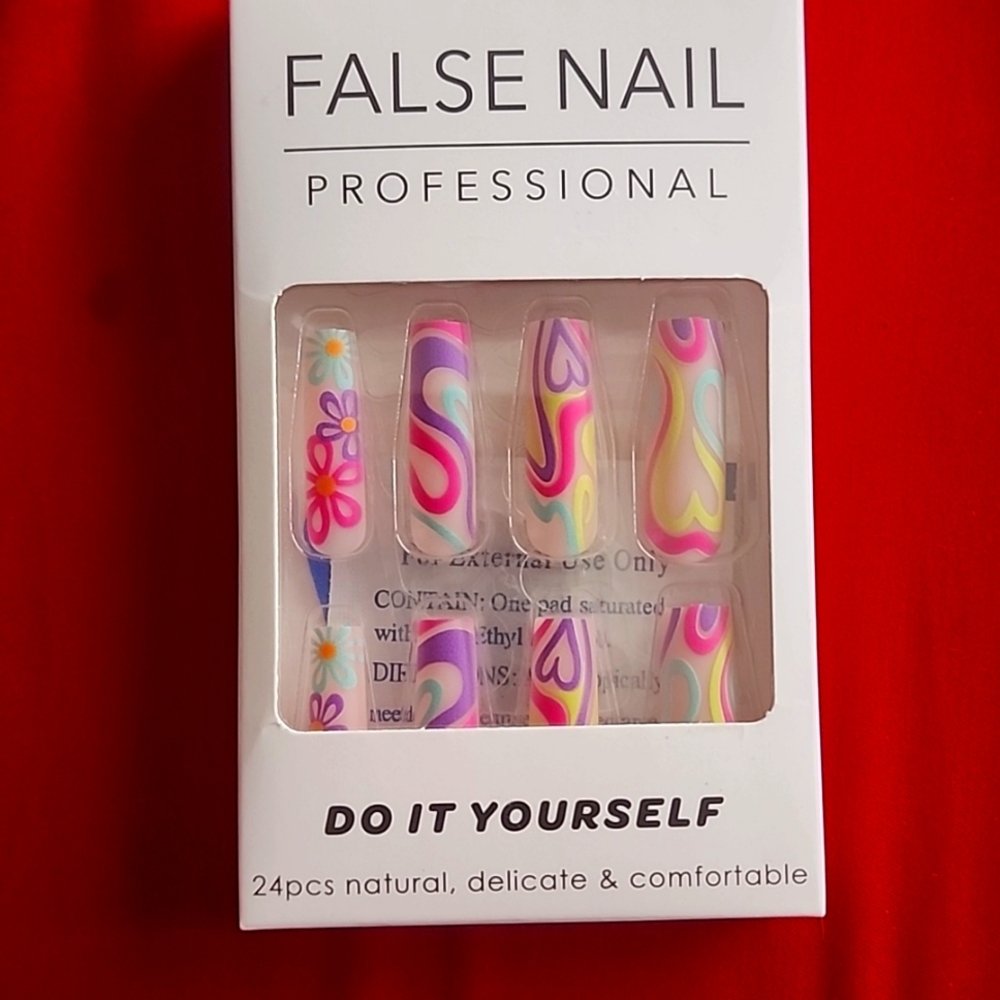 Groovy nails
